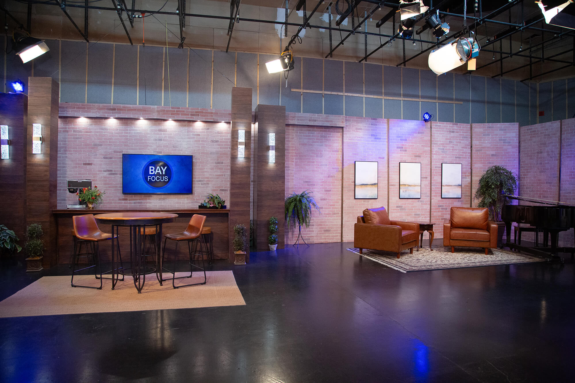 Bay Focus Studio Set