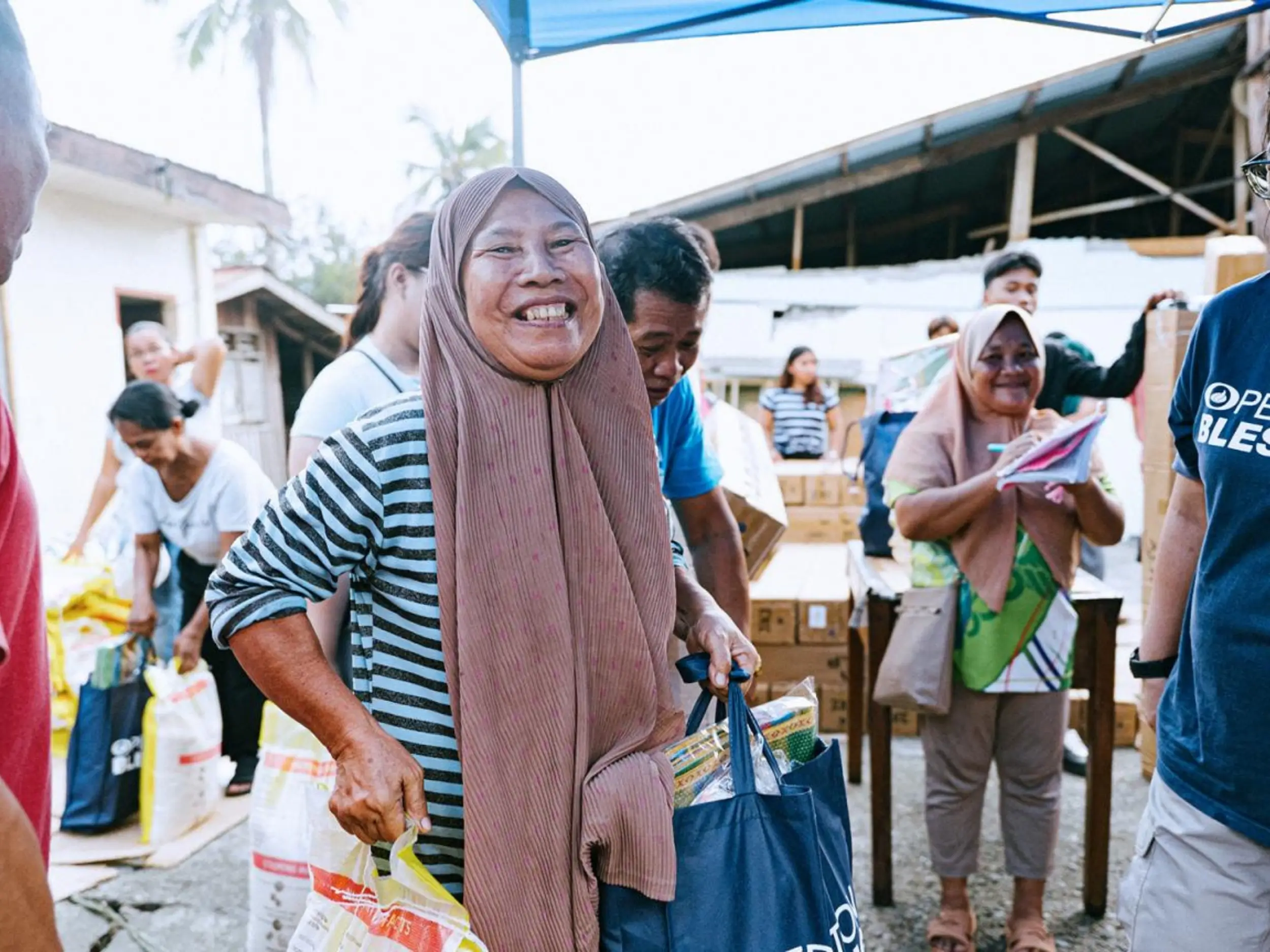 Operation Blessing Brings Urgent Relief to Philippine Earthquake Victims